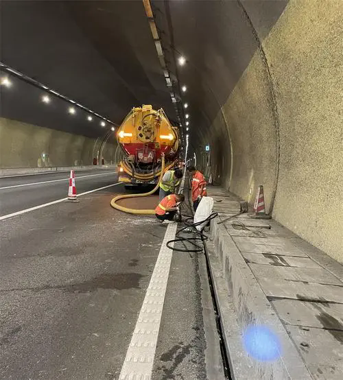 任县隧道排水渠清淤